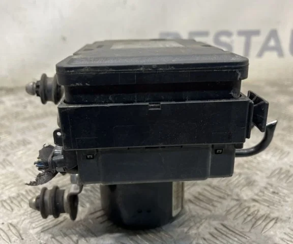 Блок ABS для Audi Q7 4L 2005-2015 на фотографиях