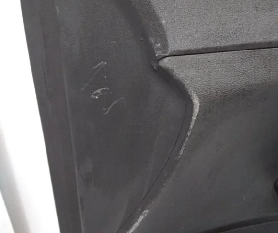 Уплотнитель передней правой двери для Hyundai Solaris 2 (2017-2022) на фотографиях