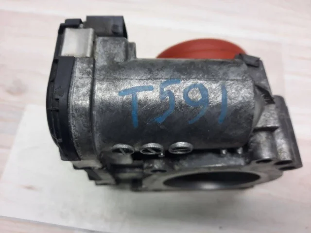 Дроссельная заслонка для Mercedes-Benz C class CL203 2000-2008 на фотографиях