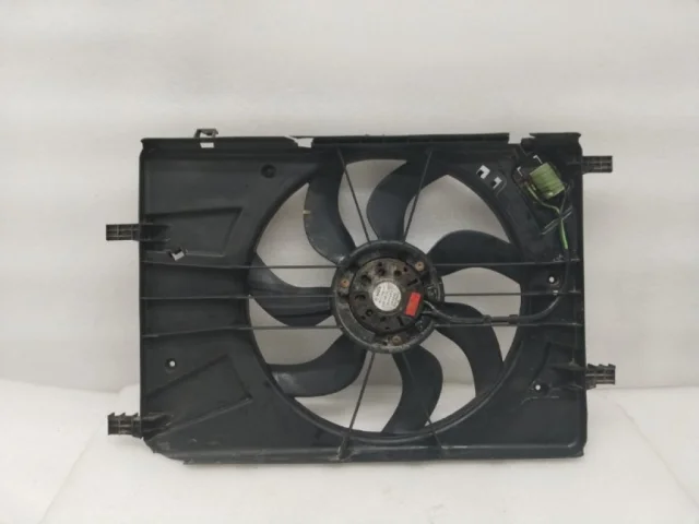 Диффузор вентилятора для Chevrolet Cruze 1 J300 2009-2015 на фотографиях