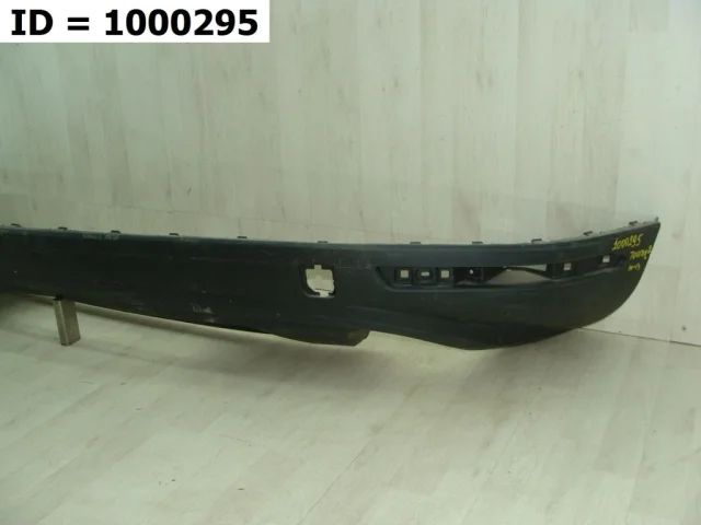 Накладка заднего бампера для Volkswagen Touareg II (7P5) 2010-2014 на фотографиях