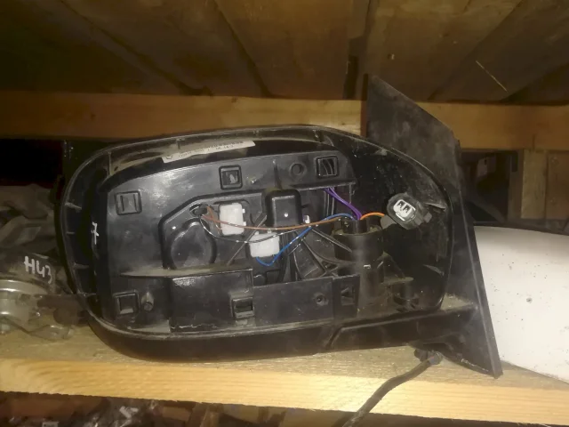 Стекла и зеркала для Mazda CX 7 ER 2006-2010 на фотографиях