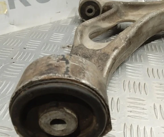 Рычаг передний правый нижний для Audi Q7 4L 2005-2015 на фотографиях