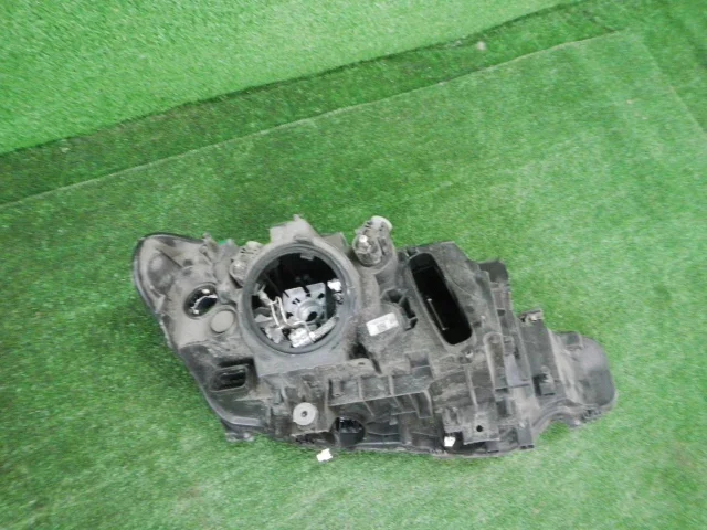 Фара левая для BMW 3er F30 2011-2019 на фотографиях