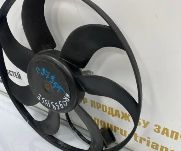 Вентилятор радиатора охлаждения ДВС для Skoda Rapid I NH3 2012-2017 на фотографиях