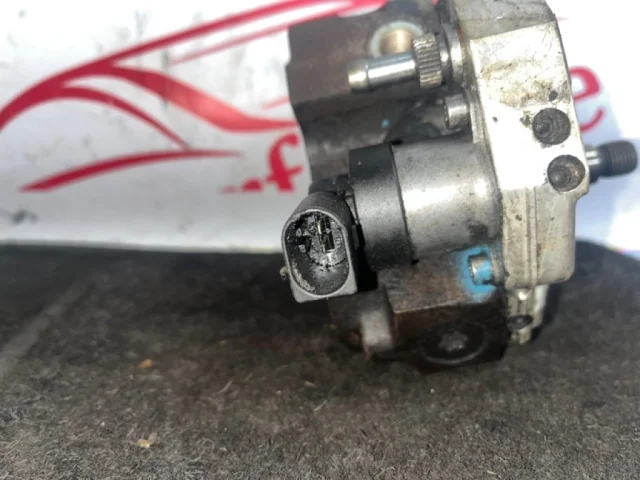 Топливный насос для BMW X3 Е83 2003-2010 на фотографиях