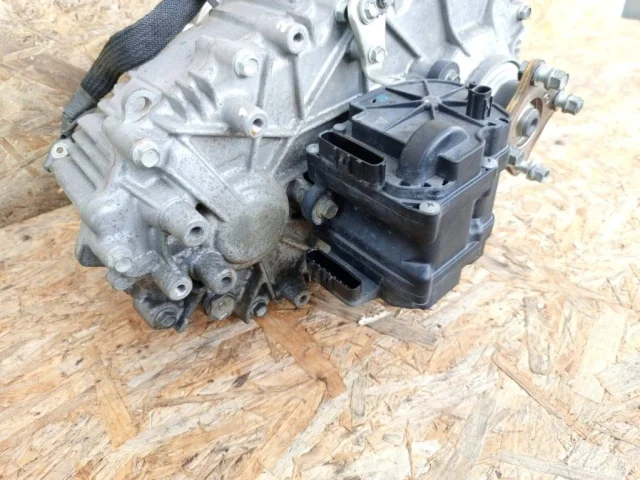 Раздатка для Lexus LX J200 2007-2015 на фотографиях