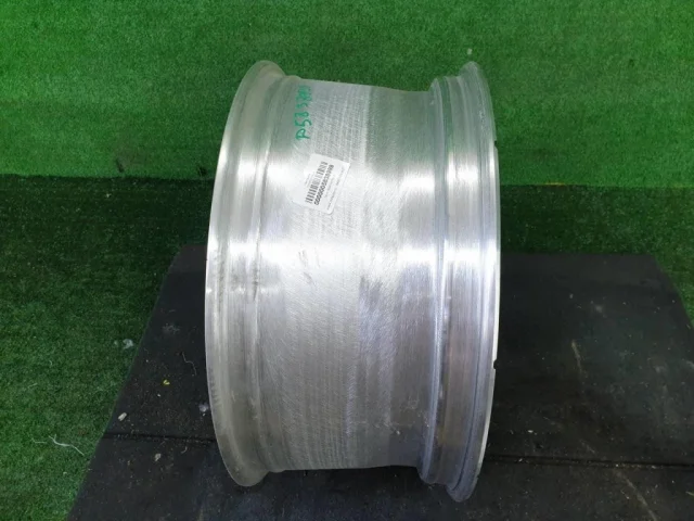 Диск колесный литой для Volvo XC90 II L rest 2019+ на фотографиях