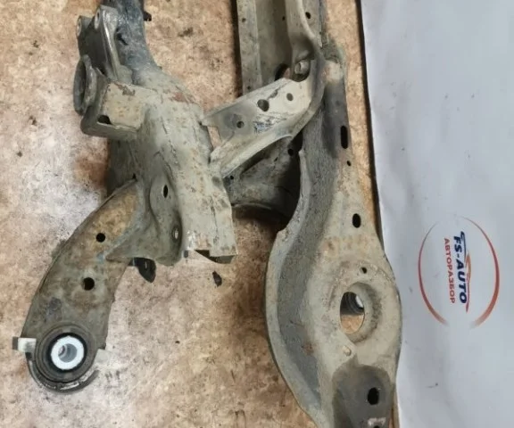 Задний подрамник для Mazda CX 5 KE 2011-2017 на фотографиях