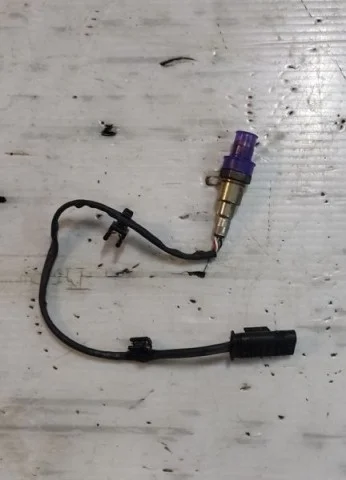 Лямбда-зонд (верхний) для BMW X3 G01 2017-2023 на фотографиях