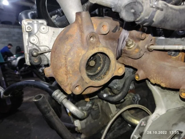 Двигатель для Nissan Navara D40 rest 2010-2015 на фотографиях