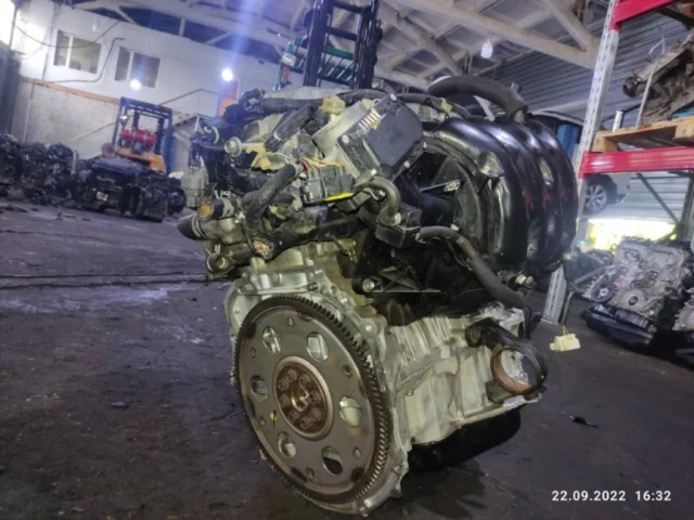 Двигатель без навесного для Toyota RAV4 XA20 3 door 2000-2005 на фотографиях