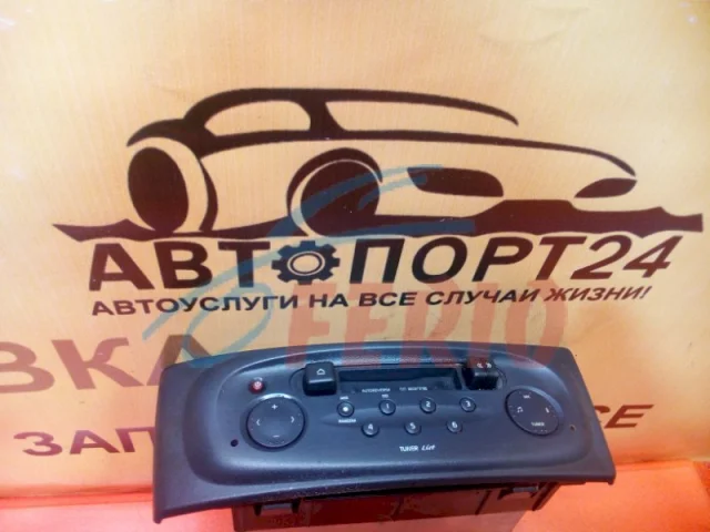 Магнитола для Renault Megane Седан LA 1996-2003 на фотографиях