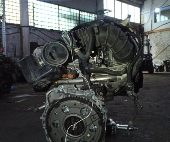 Двигатель без навесного для Toyota RAV4 XA20 3 door 2000-2005 на фотографиях