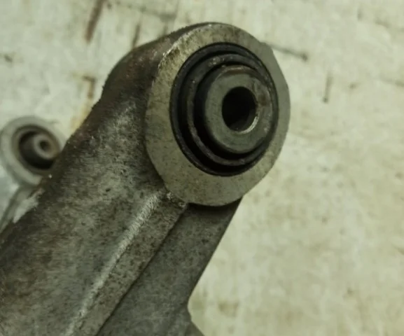 Качающийся рычаг правый для BMW X6 Ф16 F16 2014-2019 на фотографиях