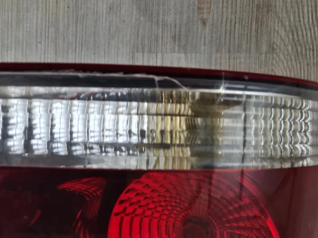 Фонарь левый для Volkswagen Touareg I (7L) 2002-2010 на фотографиях