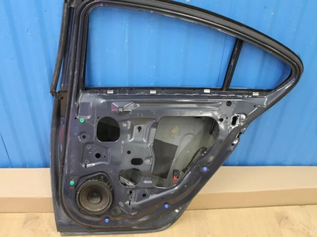 Двери для Opel Insignia Хэтчбек A 2008-2017 на фотографиях