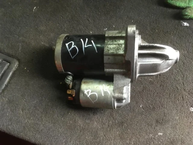 Стартер для Subaru Legacy Универсал BR/B14 2009-2015 на фотографиях