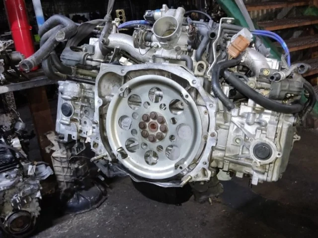 Двигатель без навесного для Subaru Legacy Универсал BH/B12 1998-2003 на фотографиях