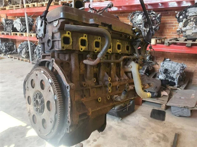 Двигатель без навесного для Toyota Land Cruiser 100 1998-2007 на фотографиях