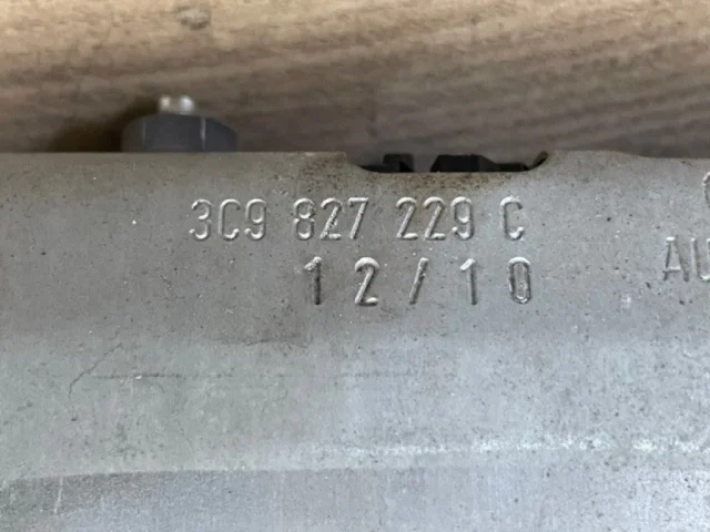 Камера заднего вида для Volkswagen Touareg II (7P5) 2010-2014 на фотографиях