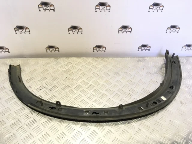 Расширитель арок передний левый для Volvo C30 MK 2006-2013 на фотографиях