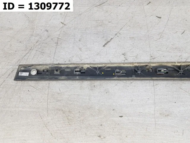 Накладка двери задней левой для Audi Q7 4M 2015+ на фотографиях