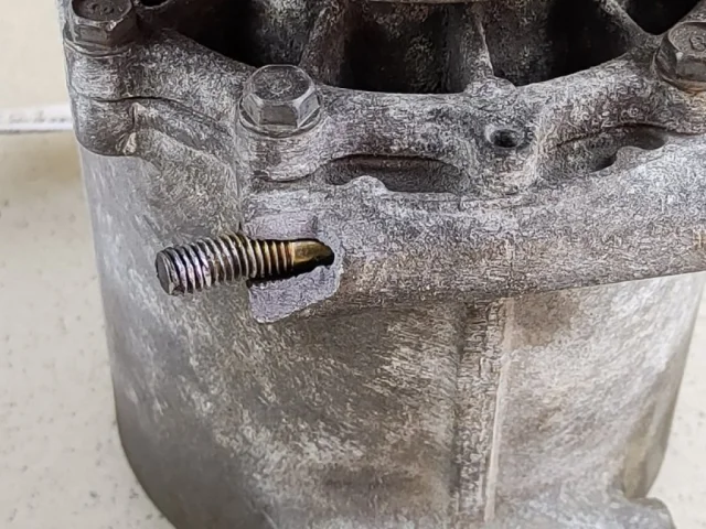 Компрессор кондиционера для Mitsubishi Pajero Sport K90 1997-2009 на фотографиях