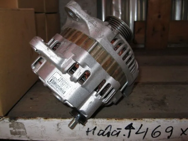 Генератор для Mitsubishi Outlander XL 2006-2012 на фотографиях