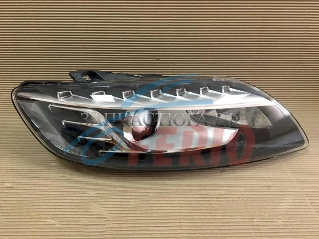 Фара правая для Audi Q7 4L 2005-2015 на фотографиях