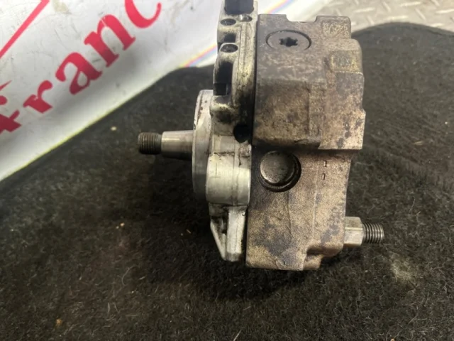 Топливный насос для BMW X3 Е83 2003-2010 на фотографиях