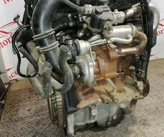 Двигатель без навесного для Renault Logan 2007-2012 (Универсал KS) на фотографиях