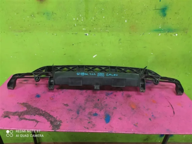 Кронштейн заднего бампера левый для Audi Q7 4L 2005-2015 на фотографиях