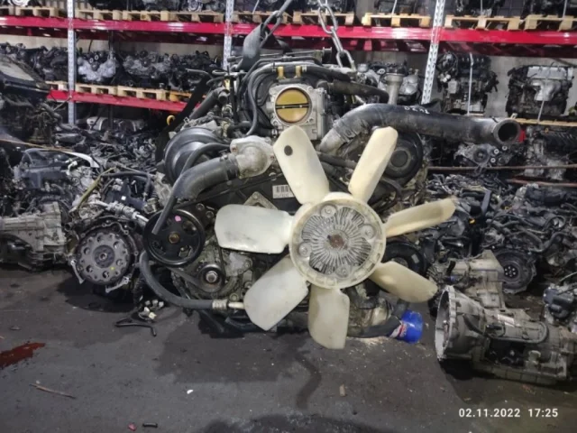 Двигатель для Toyota Land Cruiser 100 1998-2007 на фотографиях