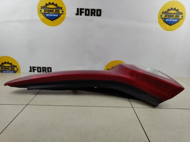 Фонарь правый для Volvo C30 MK 2006-2013 на фотографиях