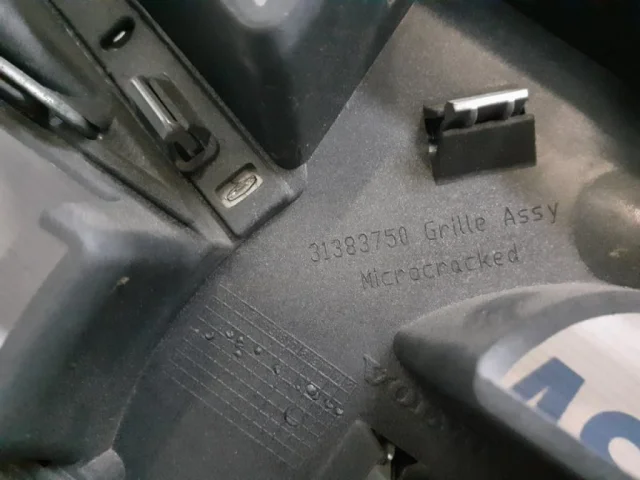 Решетка радиатора для Volvo S60 FS II rest 2013-2018 на фотографиях