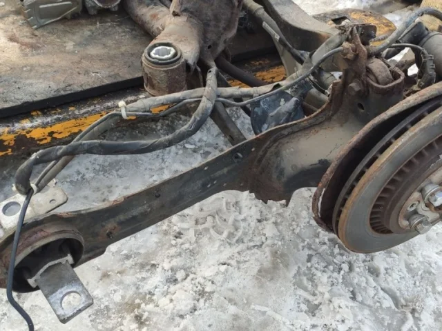 Рычаг продольный задний левый для Volvo XC70 BZ 2007-2016 на фотографиях