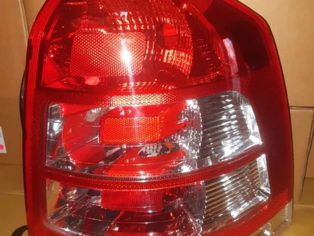 Фонарь правый для Opel Zafira B 2005-2015 на фотографиях