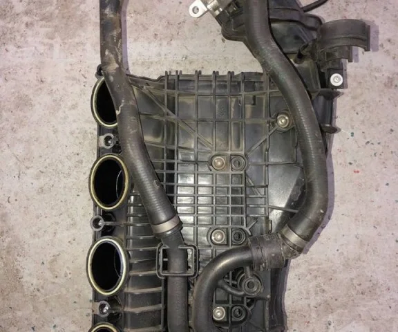 Впускной коллектор для BMW 3er F30 2011-2019 на фотографиях