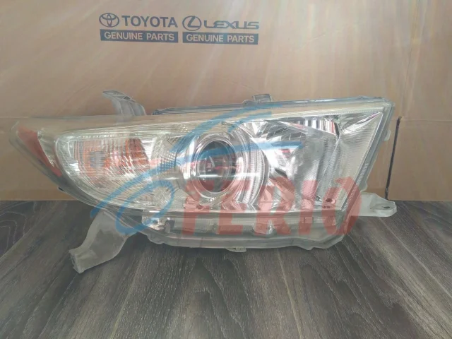 Фара правая для Toyota Highlander XU40 2007-2013 на фотографиях