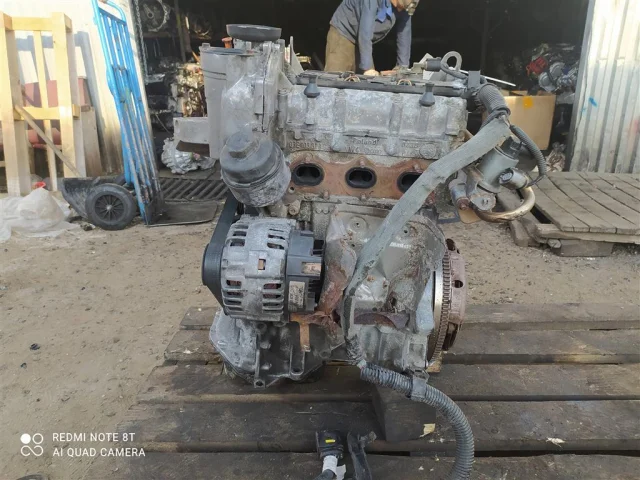 Двигатель без навесного для Volkswagen Polo IV Седан (9N2) 2003-2005 на фотографиях