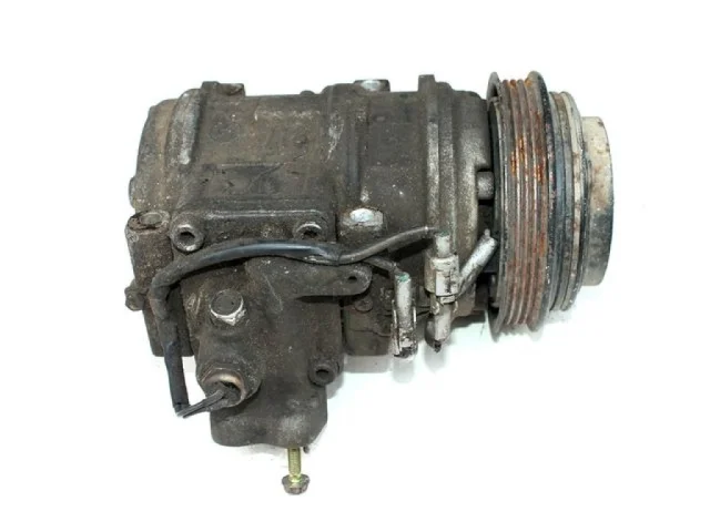 Компрессор кондиционера для Toyota Land Cruiser 100 1998-2007 на фотографиях
