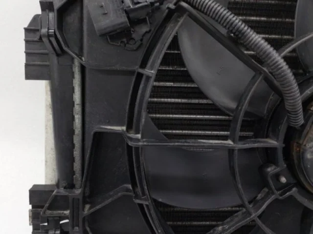 Кассета радиаторов для Hyundai Solaris 1 RB (2011-2013) на фотографиях