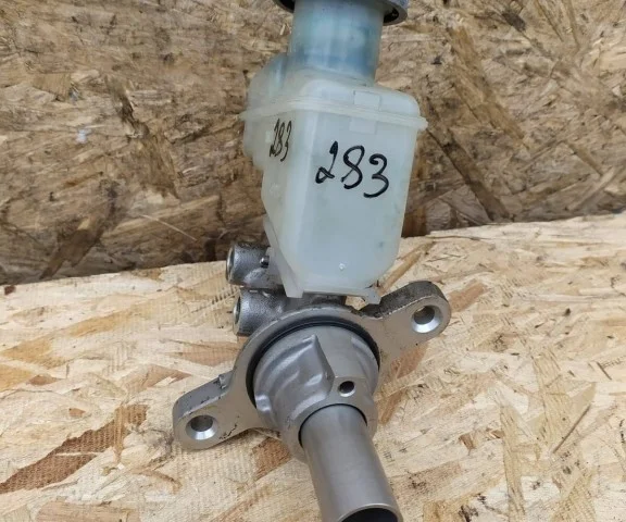 Главный тормозной цилиндр для Suzuki Grand Vitara 2005-2014 на фотографиях