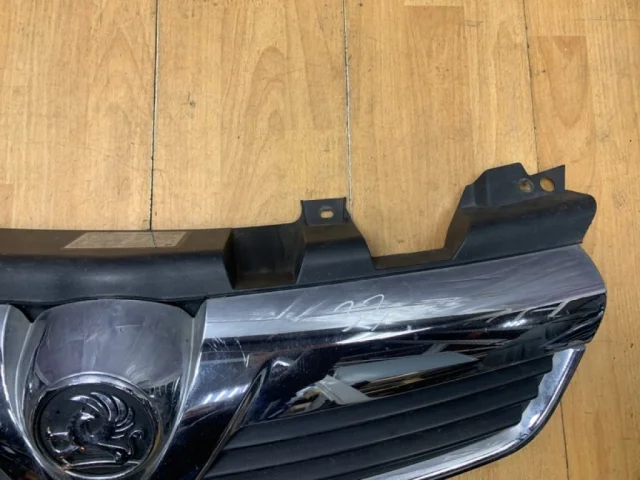 Решетка радиатора для Opel Zafira B 2005-2015 на фотографиях