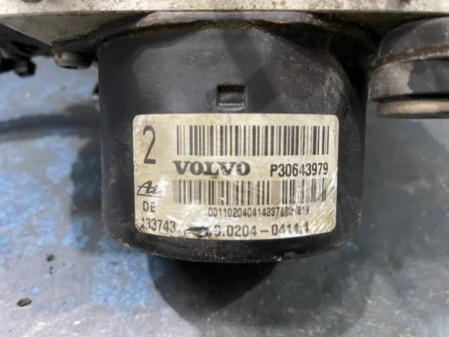 Блок ABS для Volvo XC90 I C 2002-2014 на фотографиях