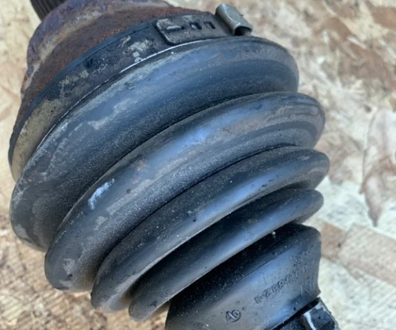 Привод передний правый для Volkswagen Passat (B6, Typ 3C) 2005-2010 на фотографиях