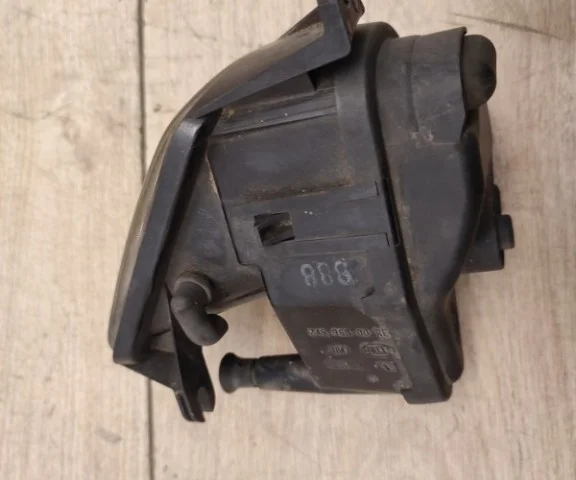 Противотуманка (ПТФ) передняя левая для Audi Q7 4L 2005-2015 на фотографиях