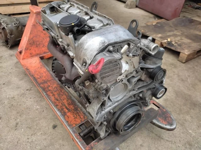 Двигатель без навесного для Mercedes-Benz Vito W639 Viano 2003-2013 на фотографиях