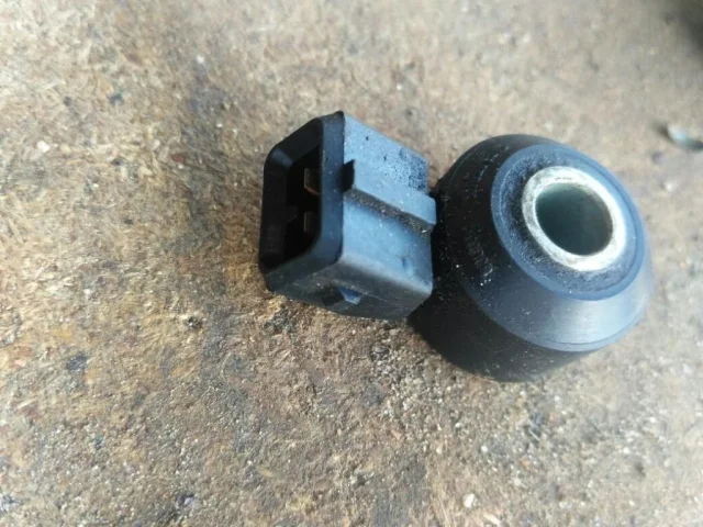 Датчик детонации для Nissan X-Trail T31 RU 2007-2014 на фотографиях